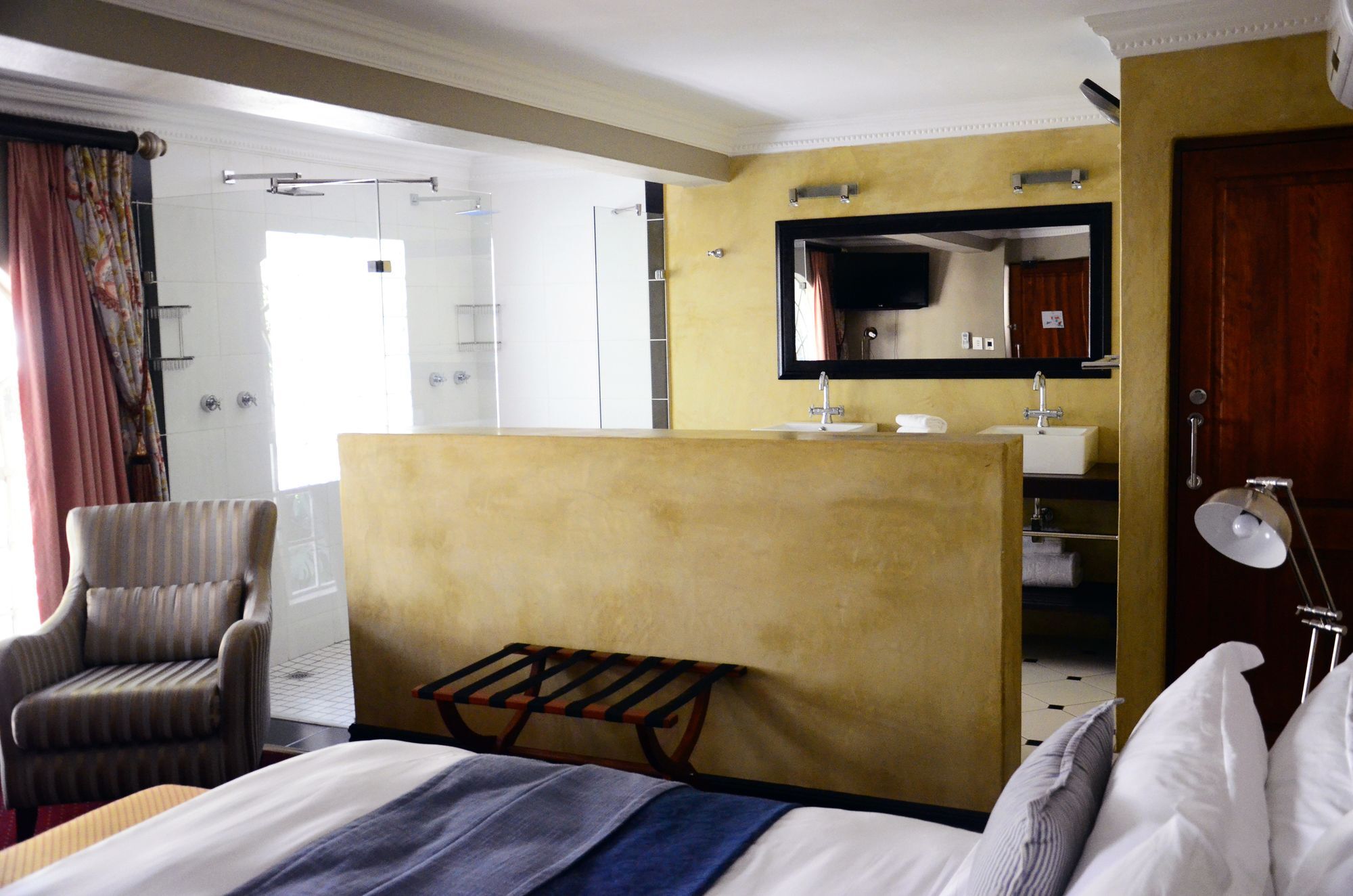 Village Ridge Boutique Stays Претория Экстерьер фото